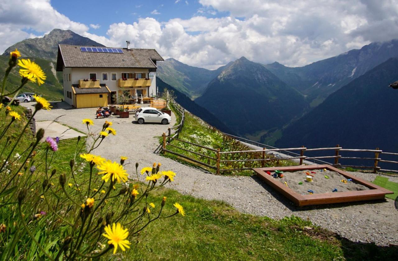 Enzianhuette Berggasthaus San Leonardo in Passiria Exterior foto